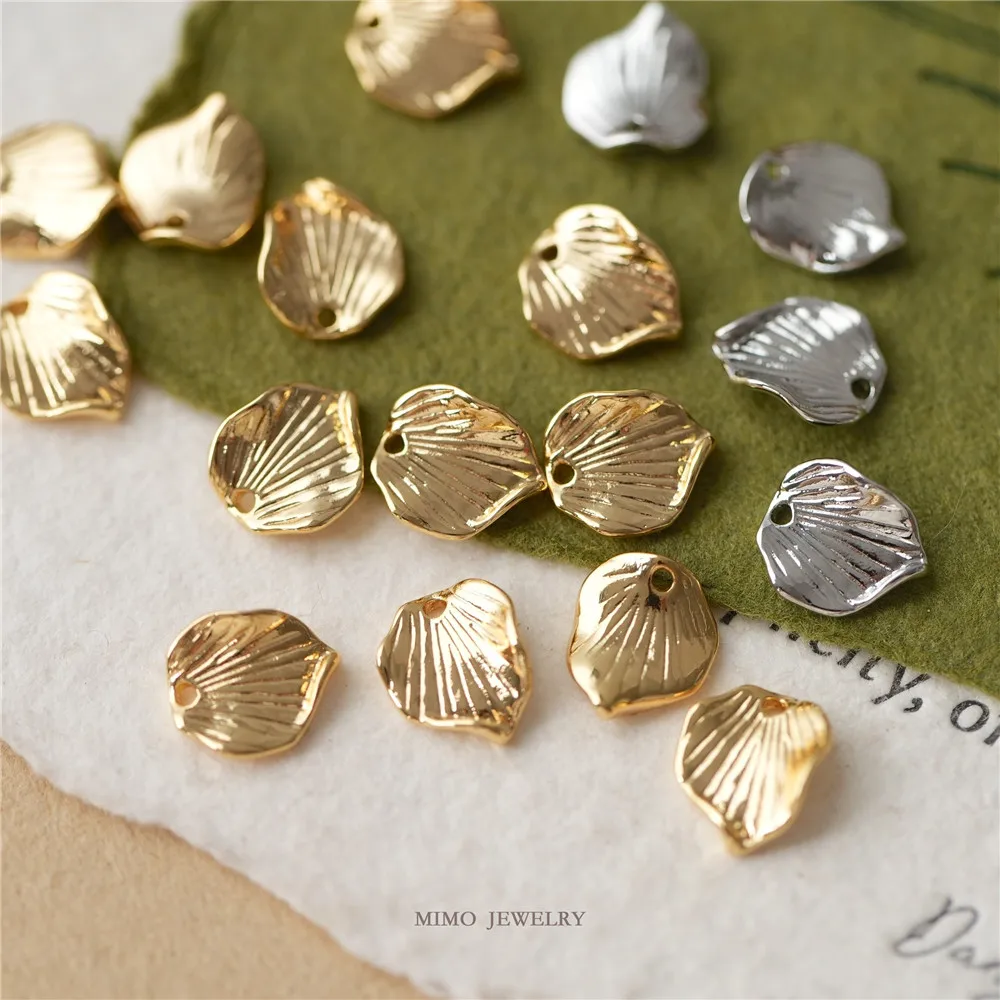 

1PCS 10x8.5mm Copper Plated with Real Gold Small Leaf Dynamic Leaf Pendant DIY Handmade Accessory