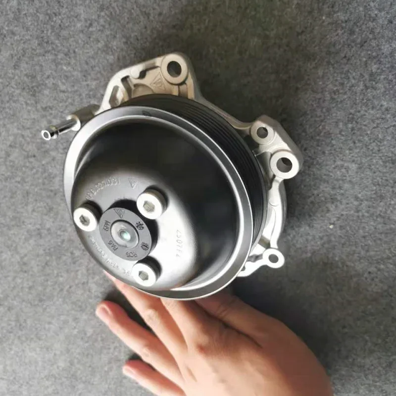 Suitable for Porsche's new 991.2 Carrera second generation engine cooling water pump circulating mechanical water pump