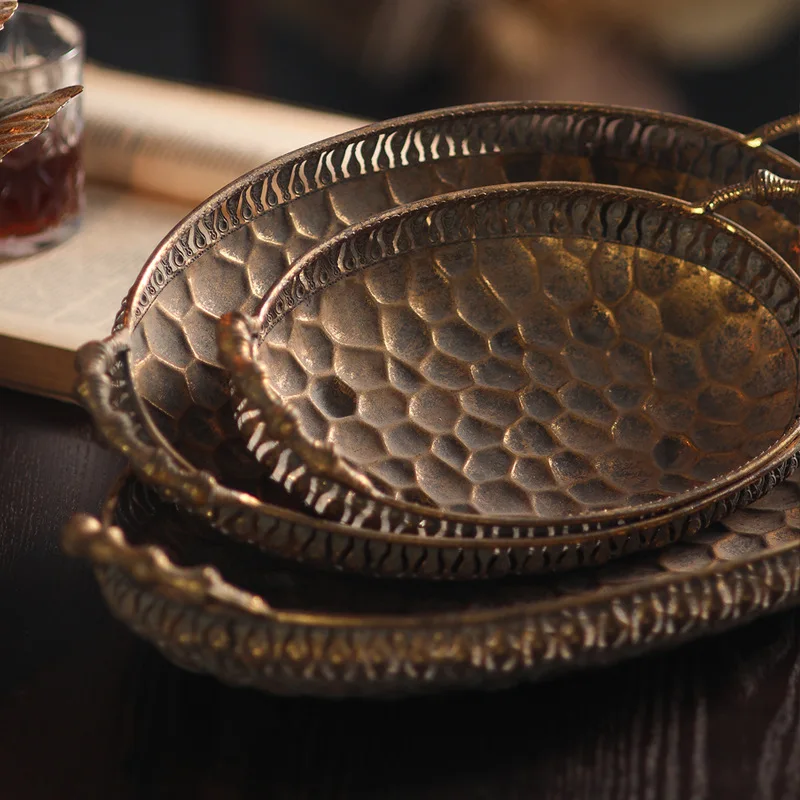 American retro wrought iron tray, B & B hotel decorative flower basket wholesale, golden handicrafts creative desktop ornament