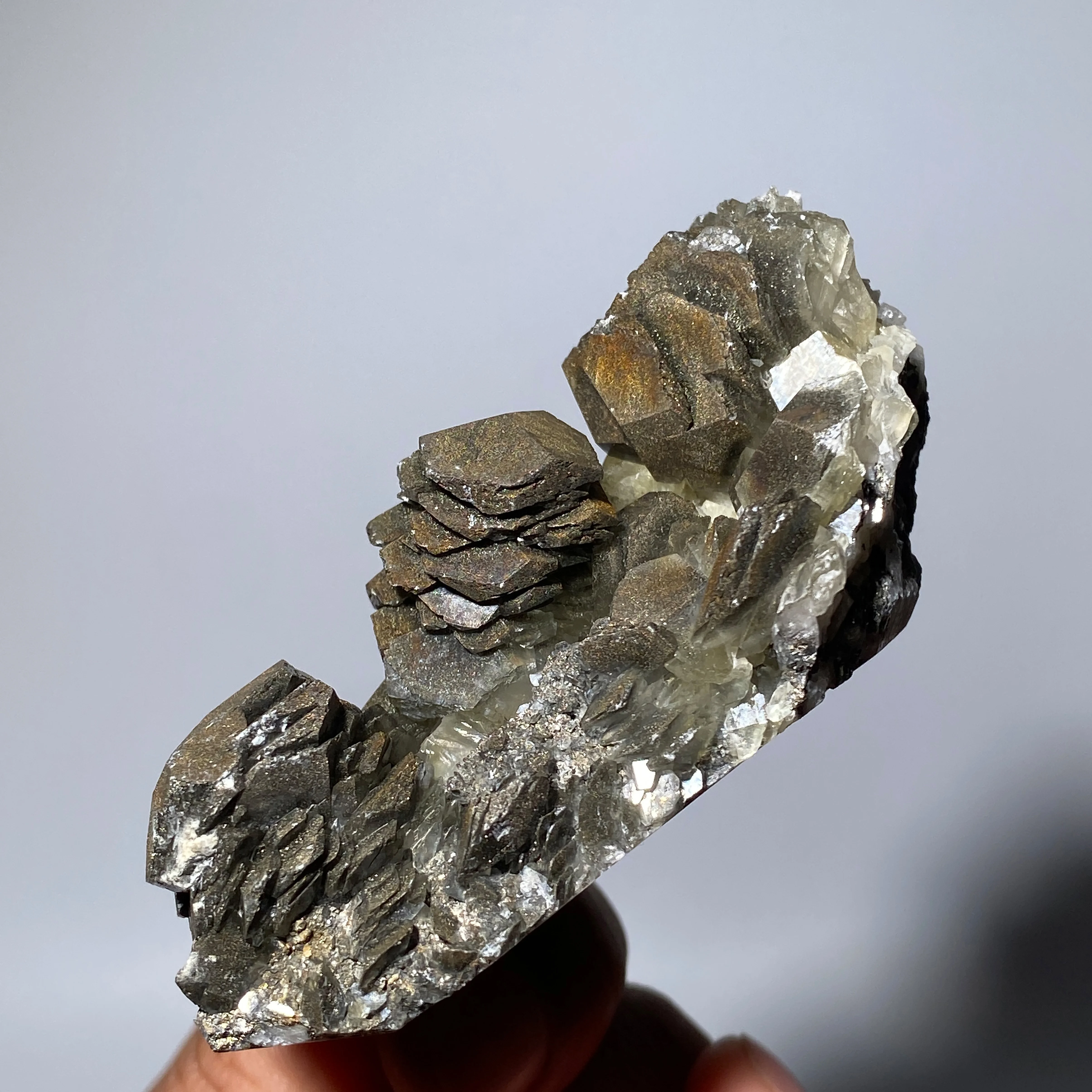 Natural Grey Calcite Specimen Raw Stone Crystal Cluster for Teaching Meditation Healing Energy Home Decor Gift