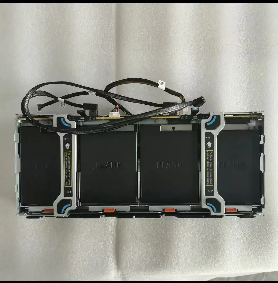 

0F7DF5 F7DF5 ДЛЯ DELL R740XD Встроенная плата расширения жесткого диска 4x3,5 Встроенная объединительная плата с 4 кнопками жесткого диска