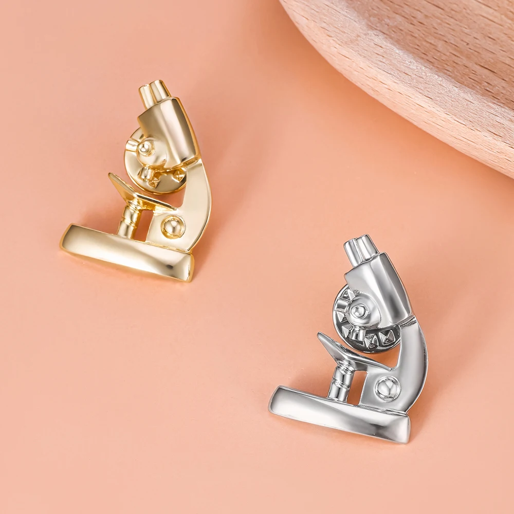 Golden Sliver Microscope Brooch Pin Science Lab Themed Lapel Pin for Researcher Medical Student Fashion Bag Badge Jewelry