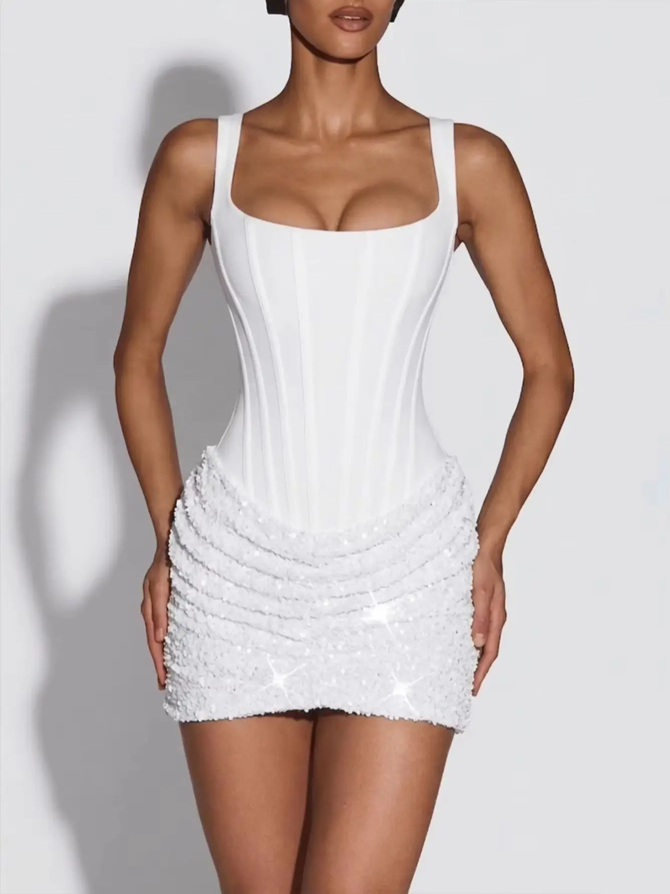 Damenmode Sommer Sexy Elegantes Weitband-Kleid mit Quadratischem Ausschnitt Weißes Mini-Korsett Bodycon Pailletten-Kleid für Abendparty Cocktail-Nacht – Detail 2
