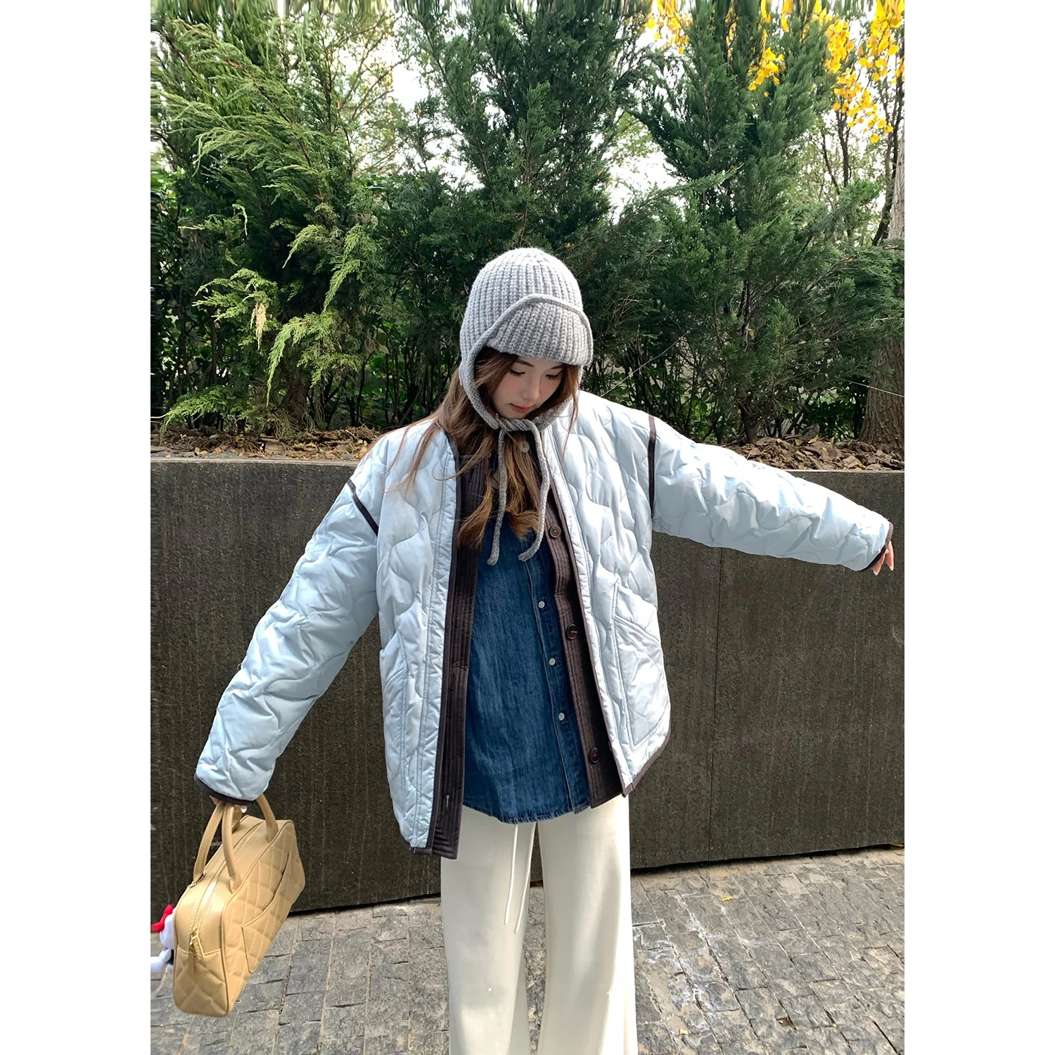 

Зимнее пальто Y Studio Light Blue Loose Fit Lazy Nel Quilted Jaet с пуховым наполнителем, модное женское пальто