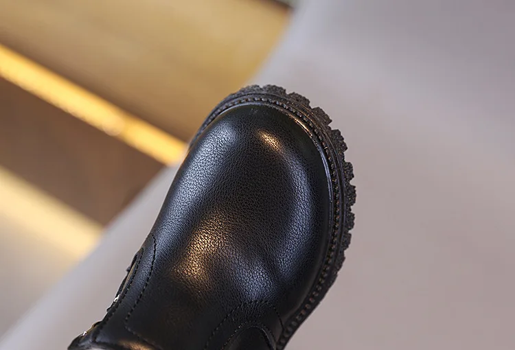 Winterstiefel für Jungen und Mädchen, modische Schneestiefel mit Reißverschluss, flauschig, warm, rutschfest, kurze Stiefel für Kinder, Lederschuhe für Kinder. – Detail 7
