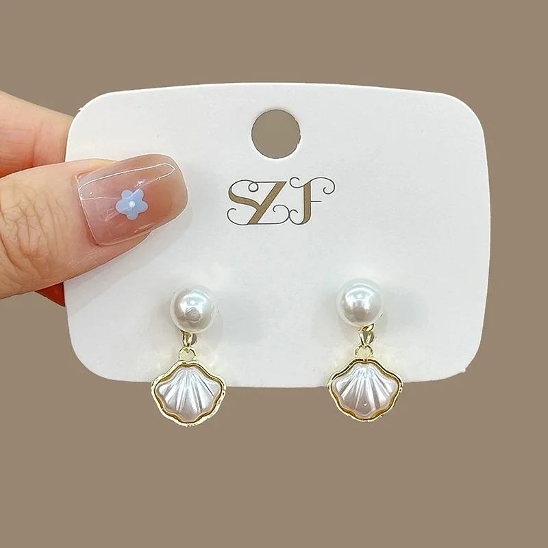 New Trend White Scalloped Shell Imitation Pearls Drop Earring for Women Simple Everyday Holiday Jewelry
