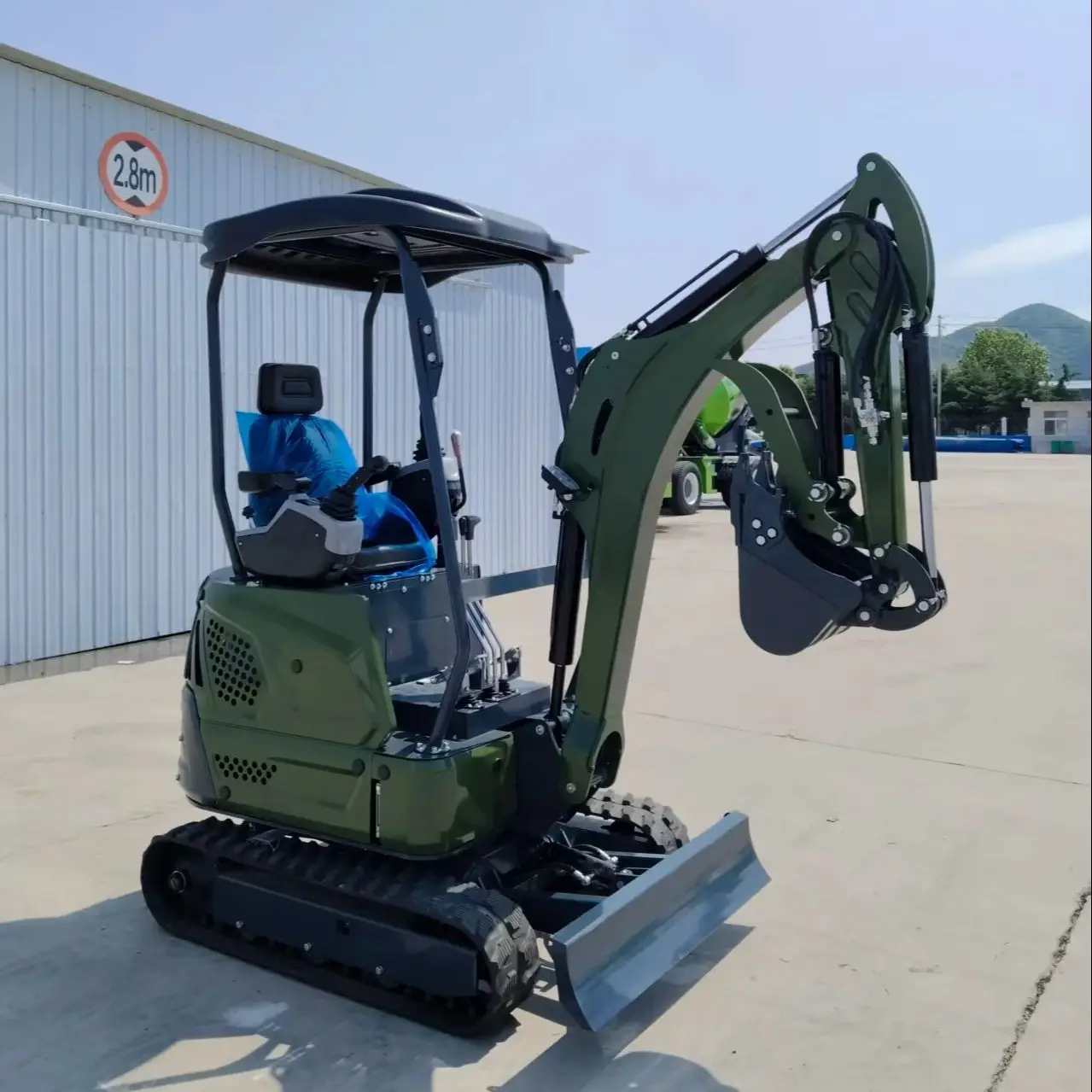 

Sales of customized products for cheap 1.8-ton small excavator accessories and small crawler excavators