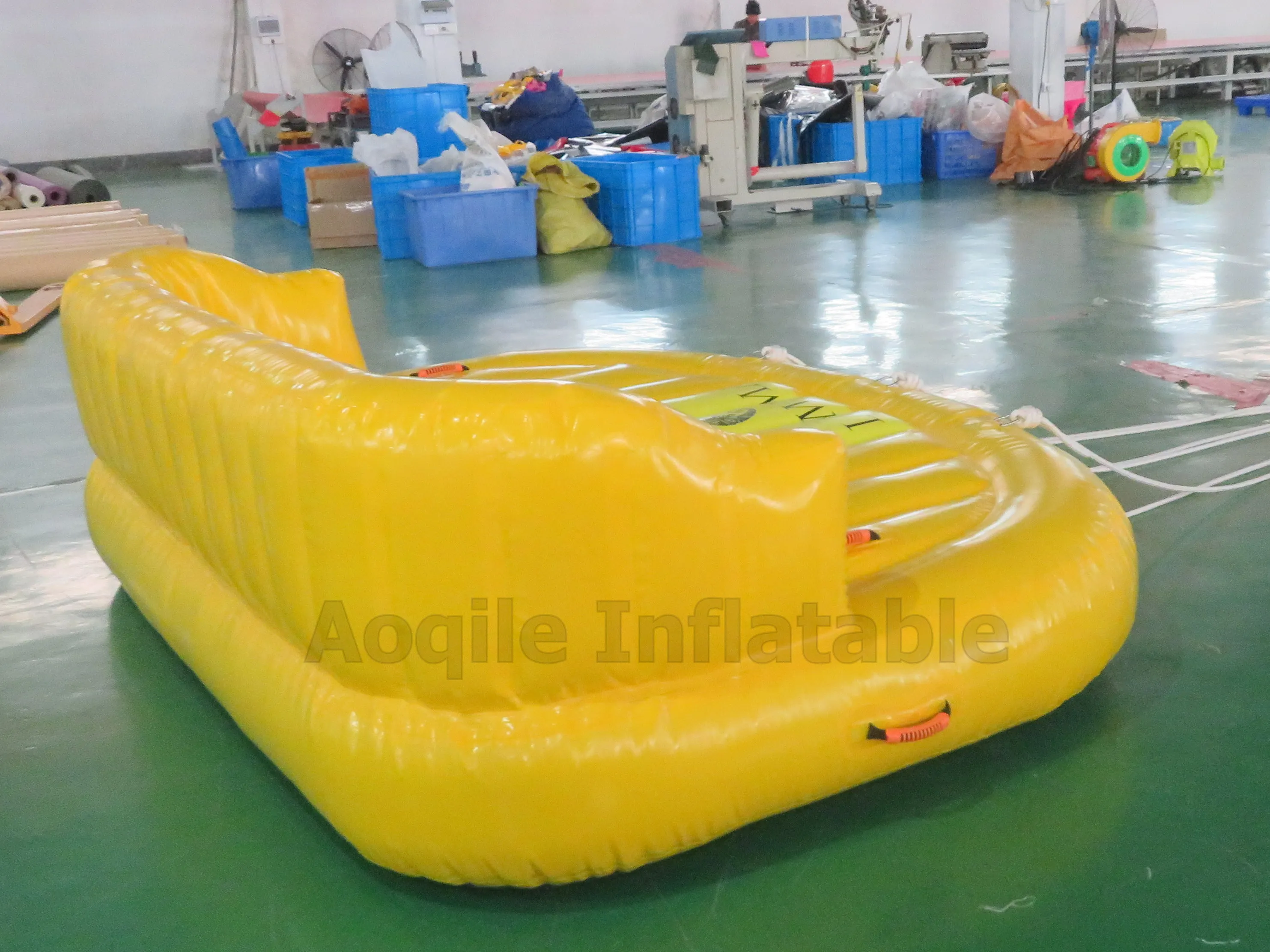 3 person riders crazy water sports pvc inflatable water floating sofa towable tube sofa