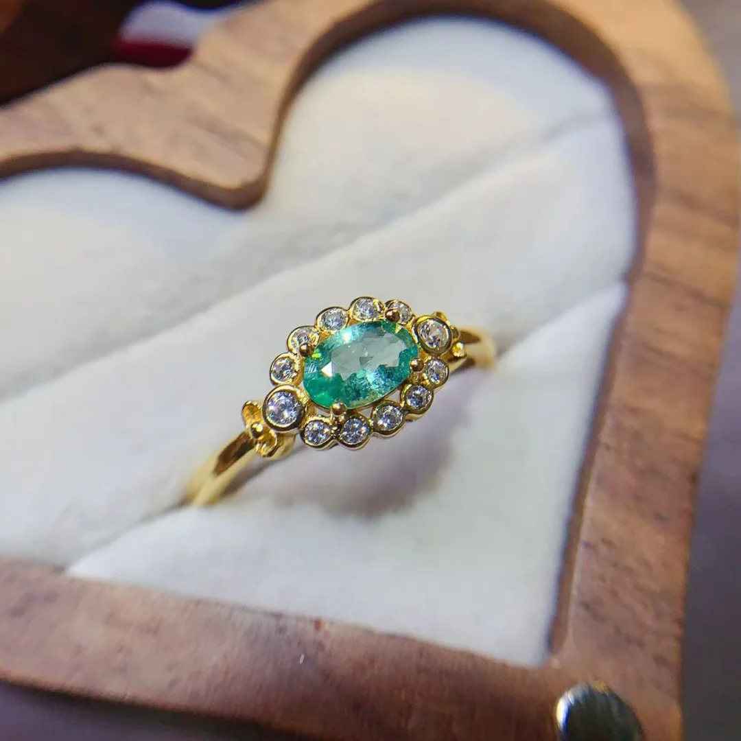 Ethnic Style Natural Emerald Ring S925 Pure Silver Fashion Jewelry Vivid Glossy Green Gem Elegant Women Daily Wear Fine Jewelry