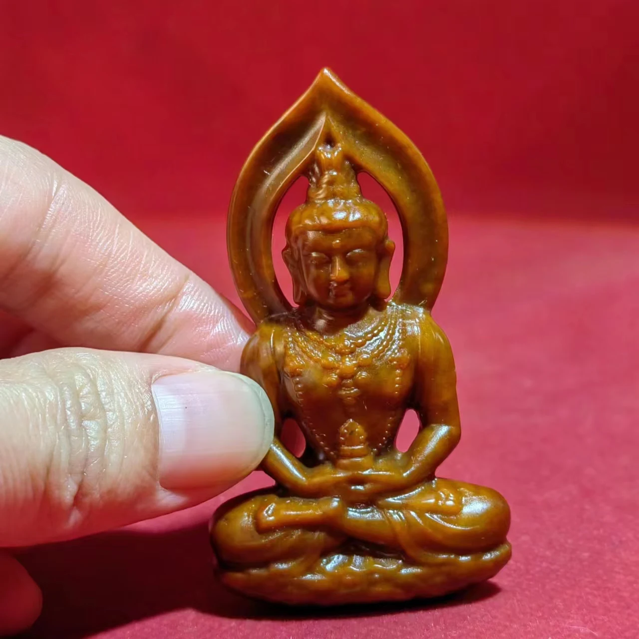 1pcs/lot natural Hetian jade carved Guanyin Buddhist pendant Old jade antique Collectible Court accessories jewelry rare taki