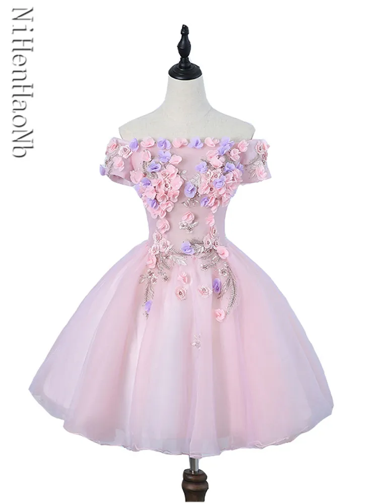 

Fashion Boat Neck Quinceanera Dresses Elegant Flower Appliques Ball Gown Party Prom Women Host Dress Vestido Debutante