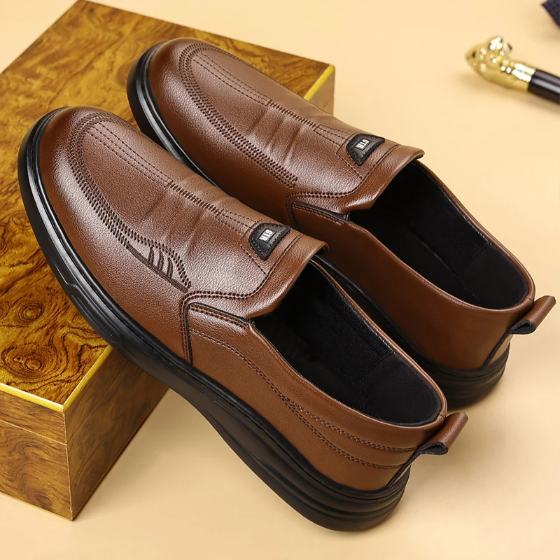 

Classic Men's Leather Shoes New Black Soft Bottom Anti Slip and Breath Shoes Low-top Business Casual Loafers Formal Men's Shoes