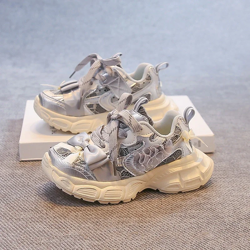 

Новинка осени 2024, кроссовки для бега для девочек, детские кроссовки в стиле принцессы с милым бантом, детская спортивная обувь на толстой мягкой подошве, дышащая сетка