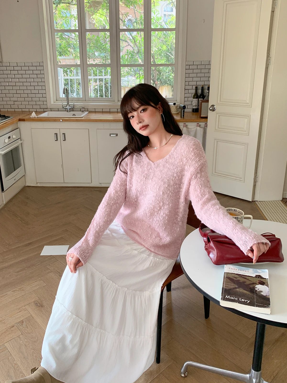 

Вязаный свитер большого размера с V-образным вырезом, мягкий корейский трикотаж с надписью Bean Tead, нежный свободный крой, длинный све