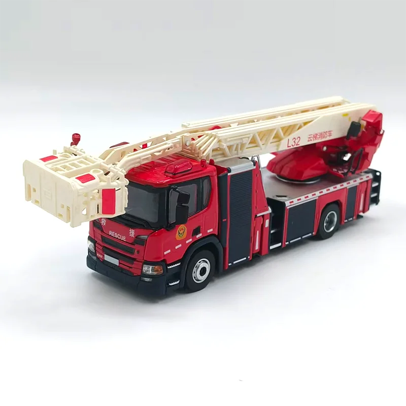 

MASSDI 1/64 Scale Classic L32 Fire Truck With Ladder Alloy Car Model Collection Decorated Holiday Gifts Toys