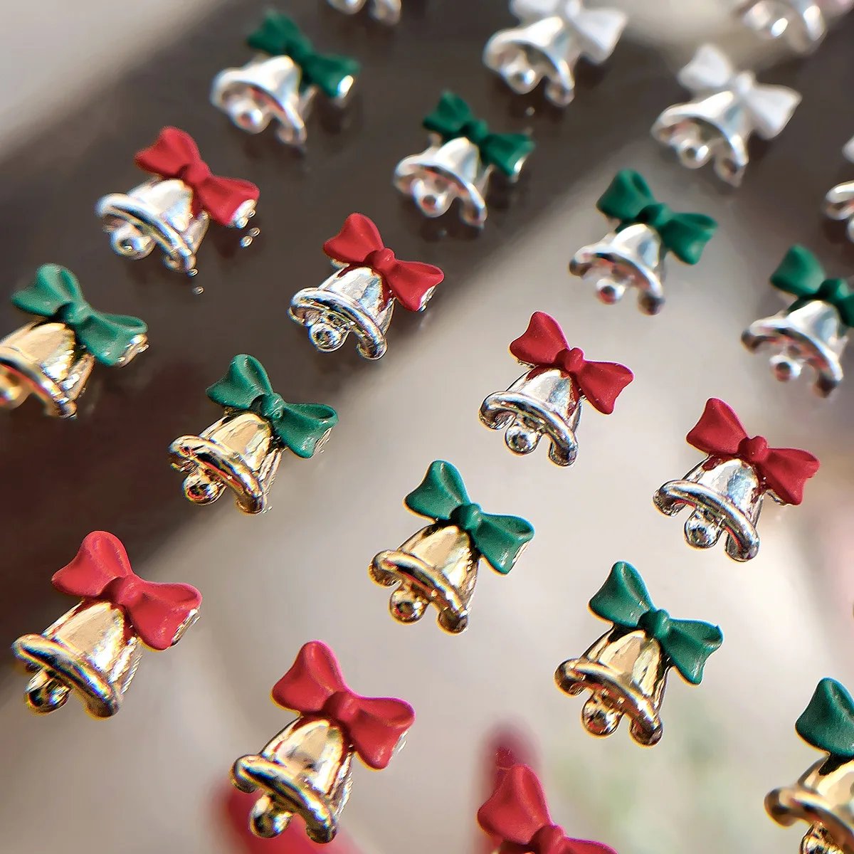 Cloche de noël en or et argent, accessoires pour Nail Art, nœud d'hiver en alliage, breloques exquises pour ongles, bijoux de luxe, pièces de décoration de manucure