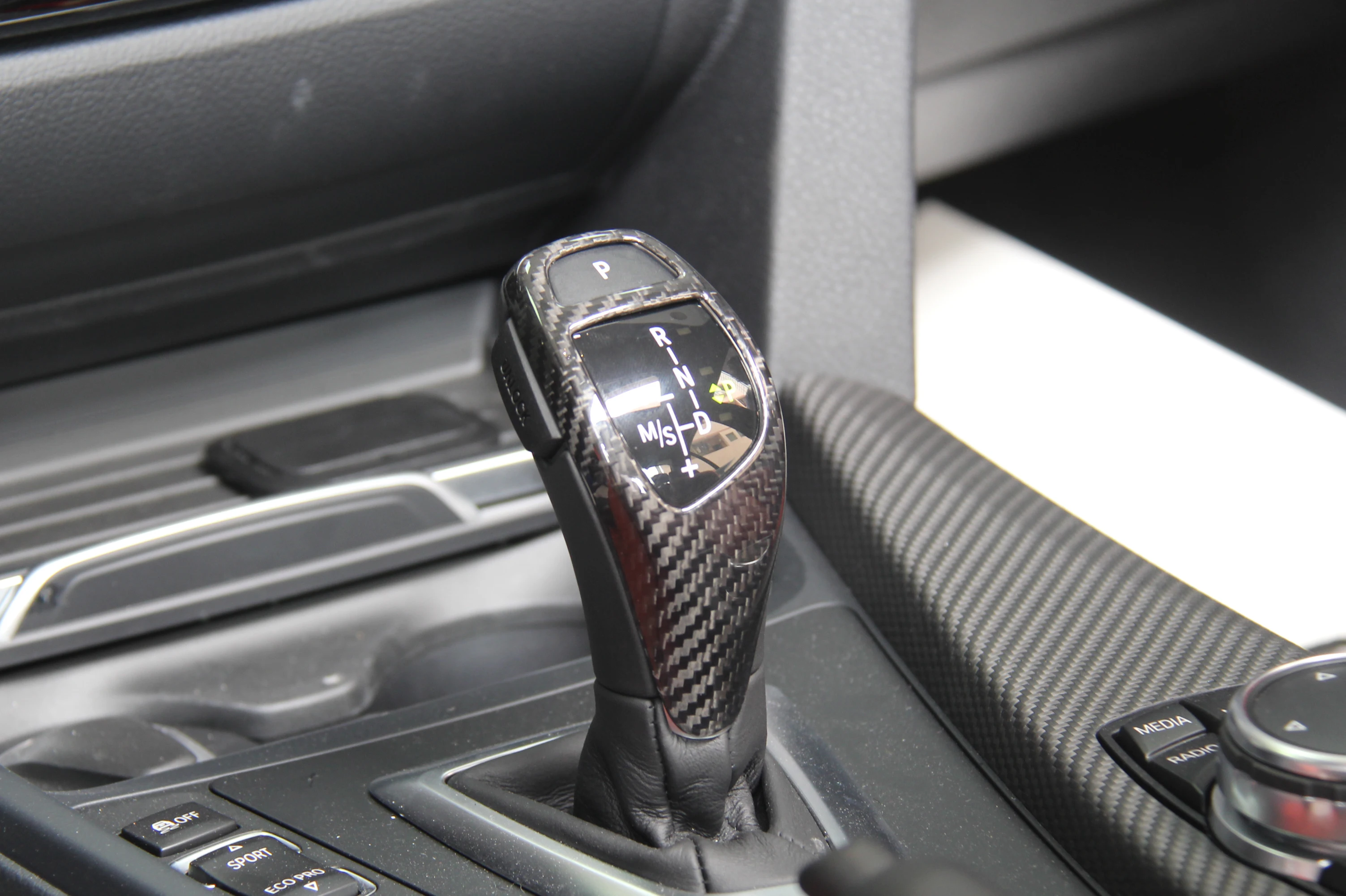 2012-2018 For BMW 1 2 3 4 Series F20 F21 F22 F23 F30 F35 F34 F32 F33 F36 F12 F13 Dry Carbon Fiber Gear Shift Knob Cover Only LHD