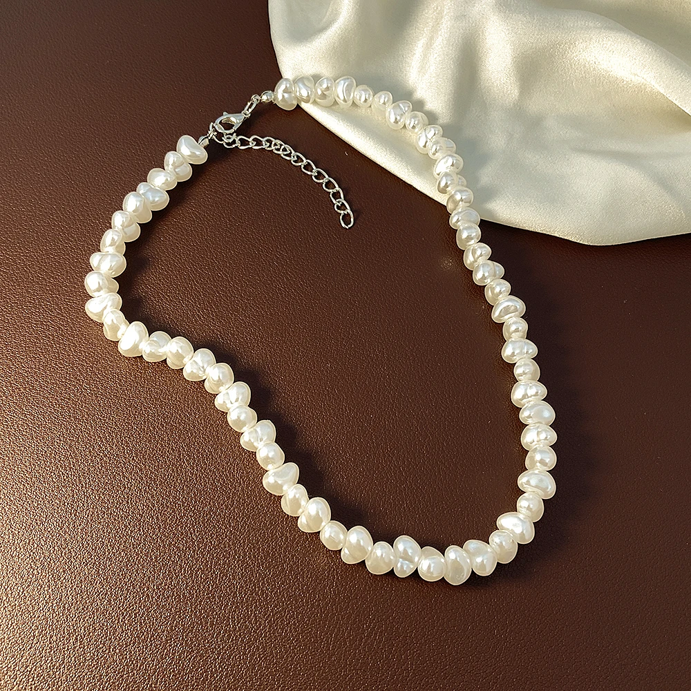 Artificial Pearl Necklace Women Vintage Dainty Choker Handmade Short Tiny Chain Fashion Choker Pendant Elegant Metal Collar