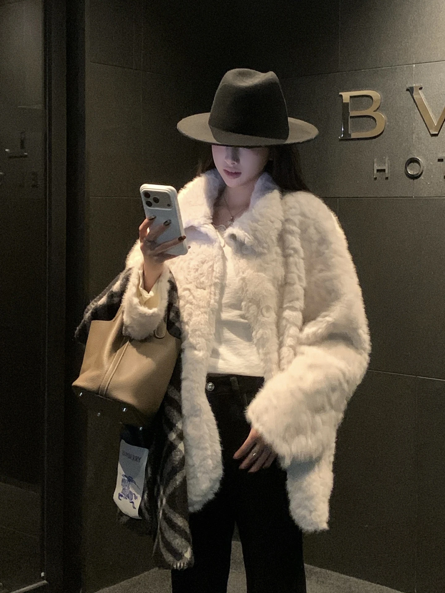 

EKOOL Women's Fur Coat Loose Fit Collar Stand up Whole Skin Warmth Long Sve Korean Sle Outerwear for Daily Outdoor