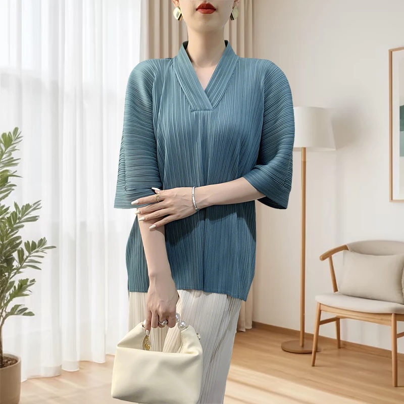 Miyake Pleated T-shirt 2025 Spring and Summer New V-neck Top Five-minute Sleeve T-shirt Women Casual Niche Design Sense