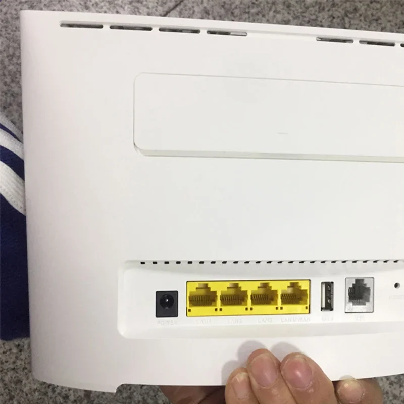 Unlocked Huawei B525S-65A 4G LTE CPE Wireless Router 300Mbps WiFi Broadband Network Signal Repeater With SIM Card Slot