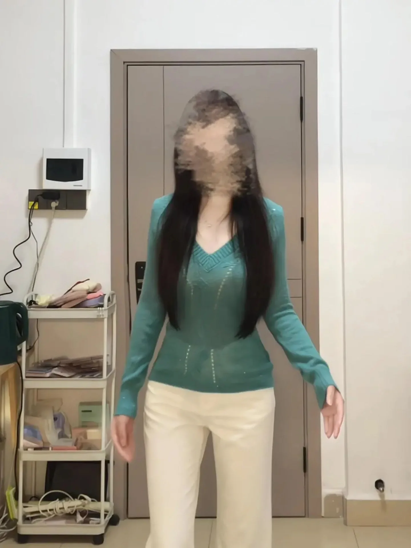 

Морской синий вязаный топ женский, приталенный, с вырезами, с эффектом утягивания талии, удобный для повседневной носки, базовый слой, в корейском стиле, с V-образным вырезом, длинный рукав...