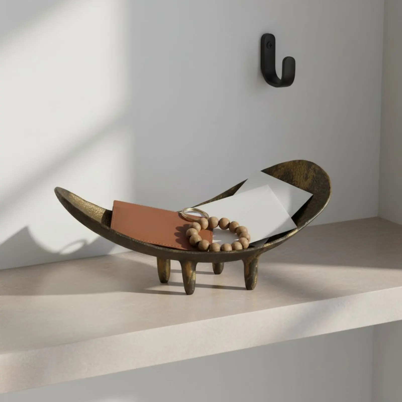 

Retro Metal Tray Multi-Functional Footed Fruit Bowl Foliage Shaped Serving Dish Unique Shape Countertop Container Textured