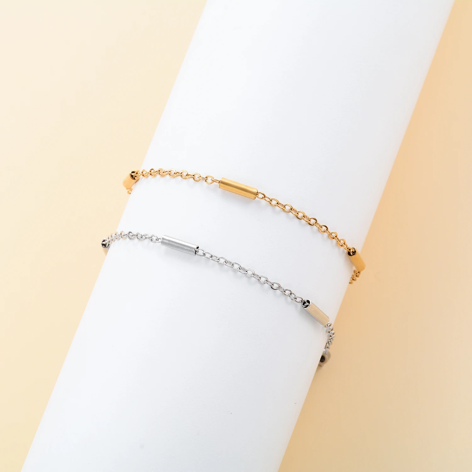 Goldfarbene Armbänder Dünner Edelstahl-Armreif Schick Verstellbar Kein Verblassen Schmucktrends im Großhandel – Detail 1
