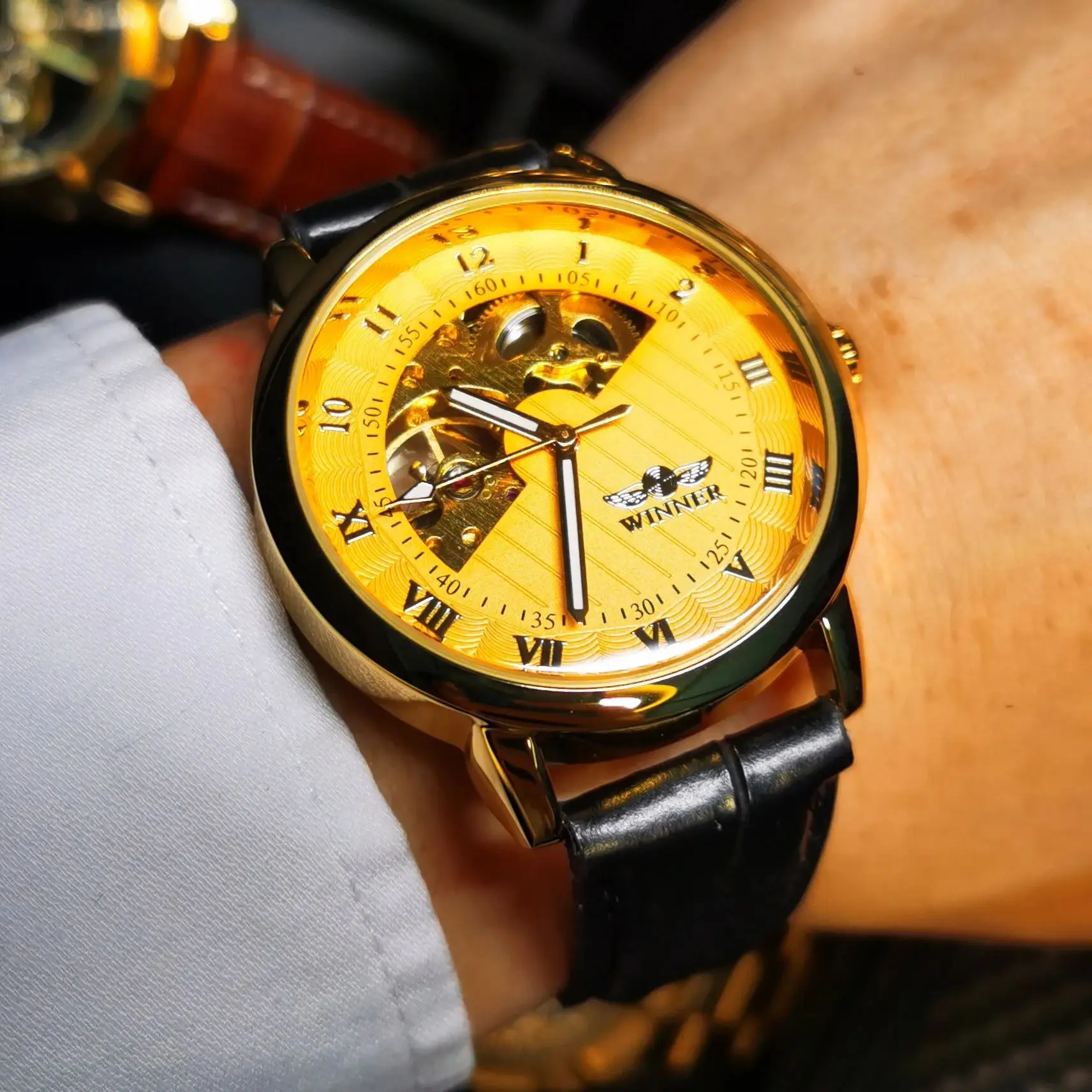 WINNER Vintage Mens Watches Top Brand Luxury Gold Skeleton Mechanical Watch Black Leather Strap Classic Wristwatches Luminous