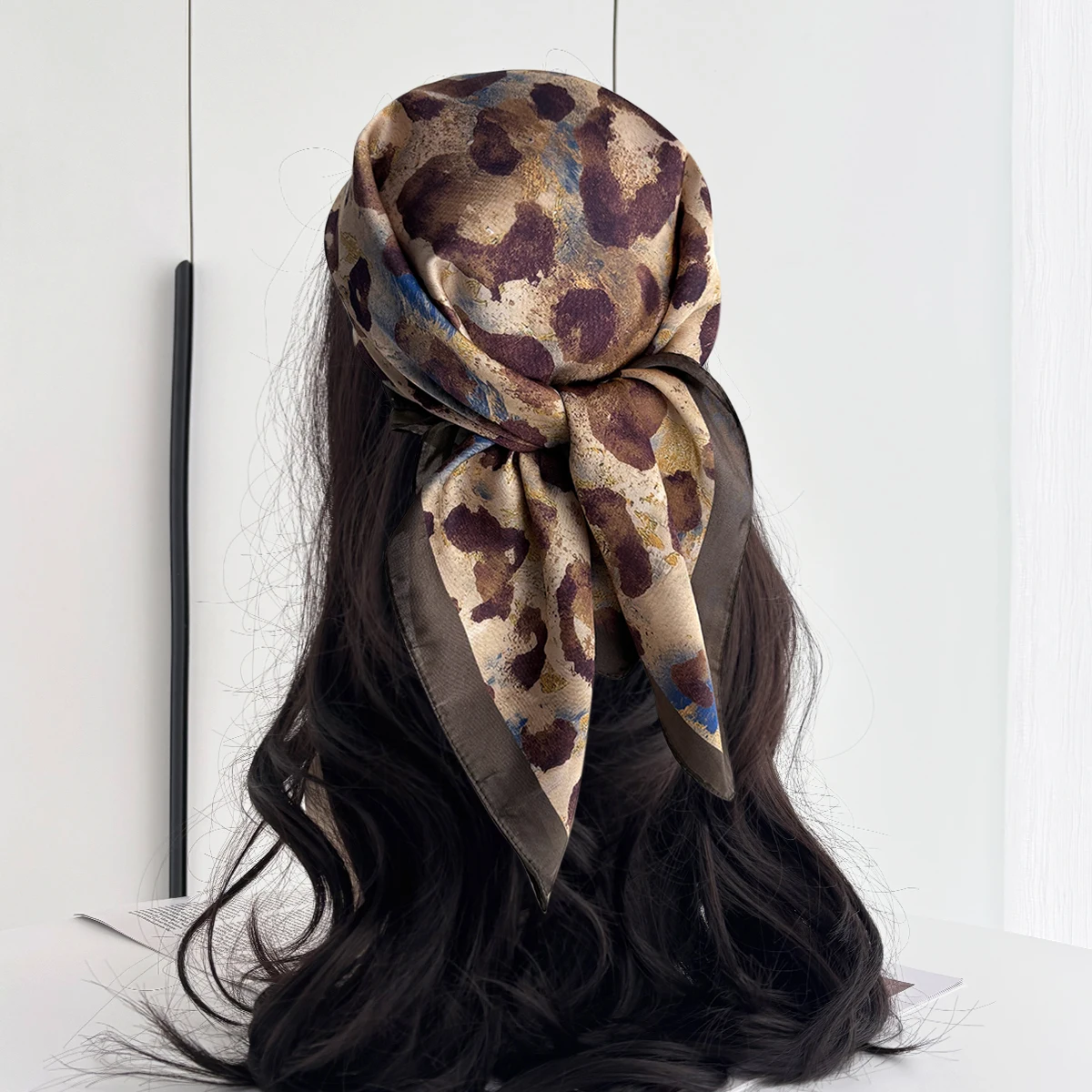 Design Leopardenmuster Seidenimitat Schal Damen Quadratische Haarbänder Foulard Weibliches Bandana Halstuch Stirnbänder 2026 Neu