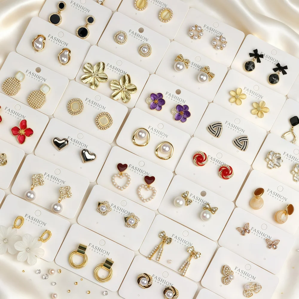 10/15/20Pairs/Lot Fashion Exquisite Simple Stud Earrings For Women Elegant Geometry Heart Flowers Mix Style Jewelry Party Gifts