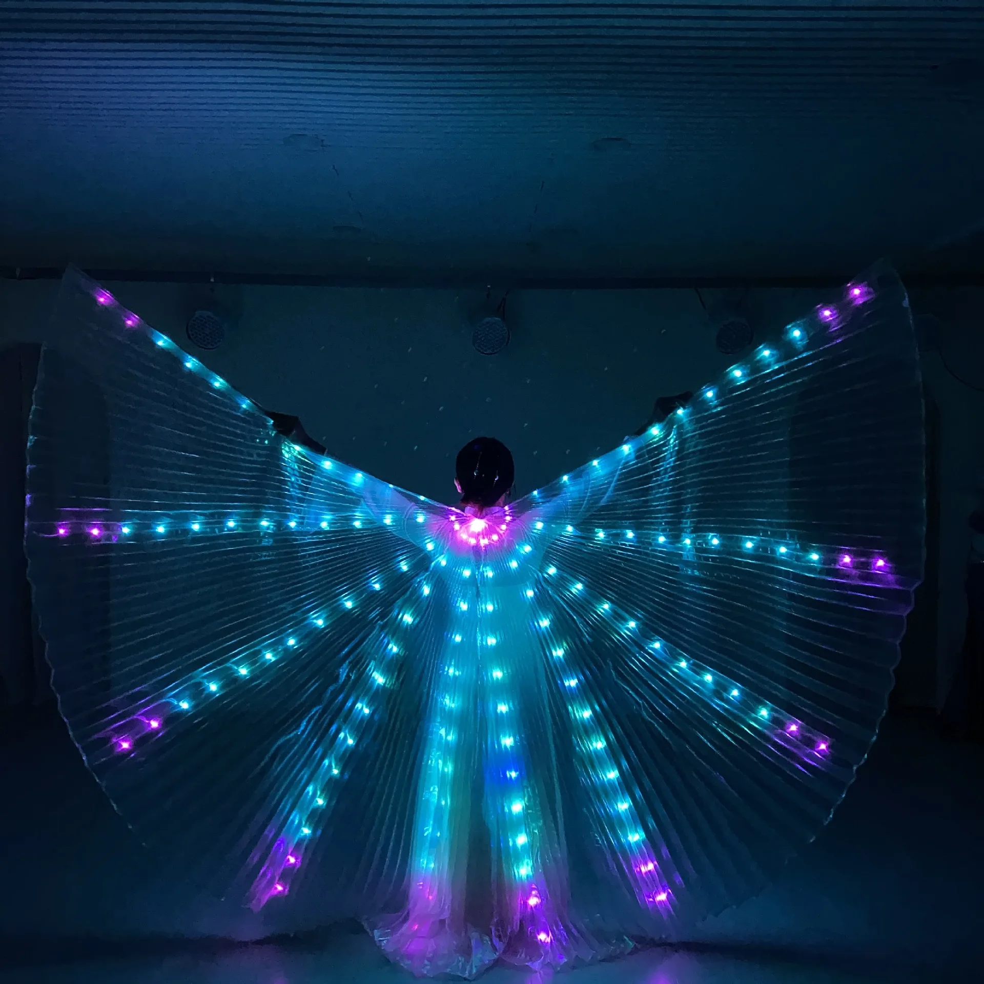 Ala LED RGB multicolore Fantasia Ali colorate Puntelli da ballo Mantello luminoso a LED di Halloween 360 ​ ​ grado Fluorescente Colorato