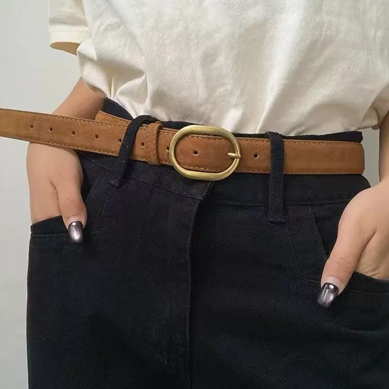The 2025 new retro ins-style jeans with a belt for women are versatile in decoration and feature a black, trendy, cinched waist