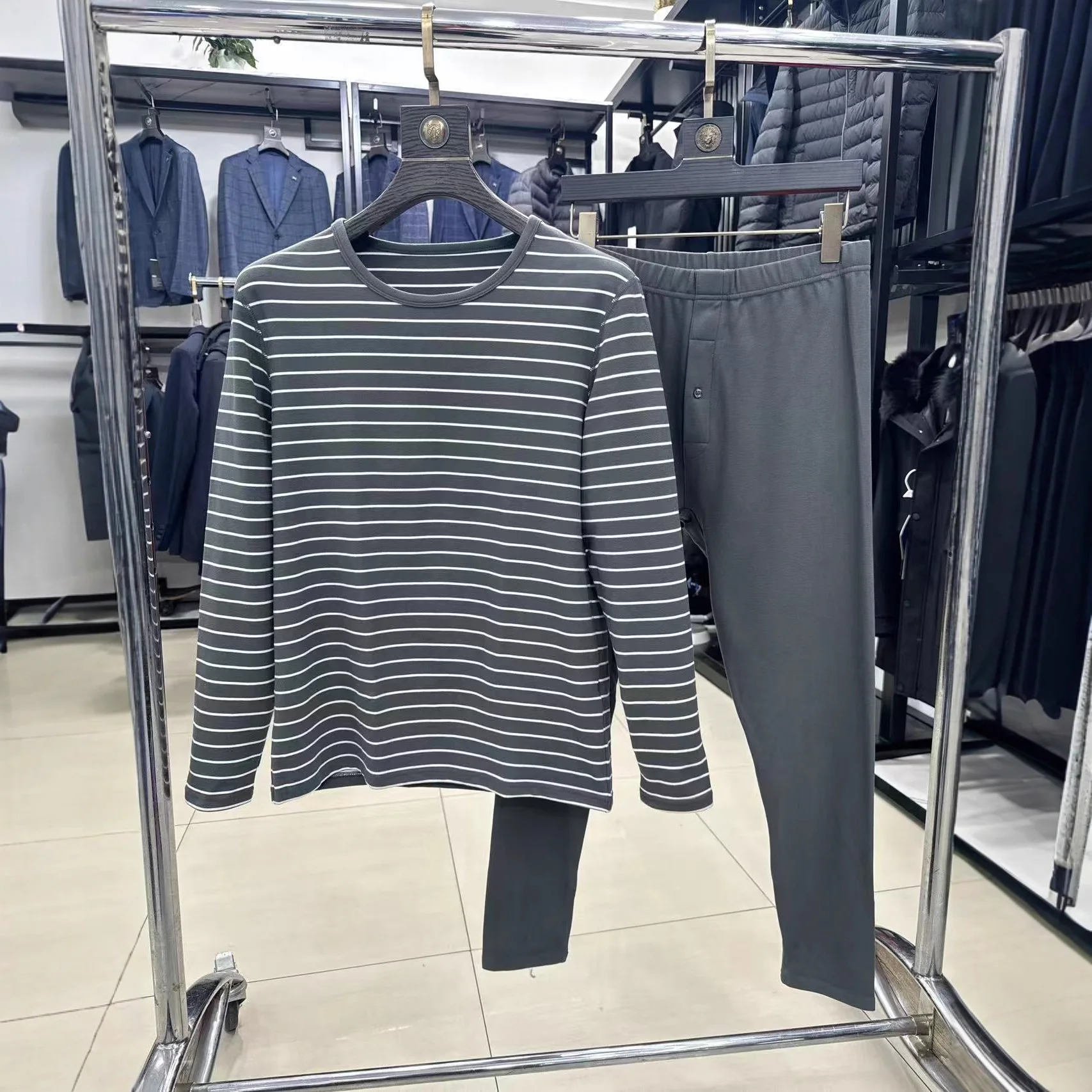 

Comfortable Warm Striped Autumn Underwear Set Elastic Base Layer Thermal Skin-friendly Men's Knitted Sweater Long Sve roun...