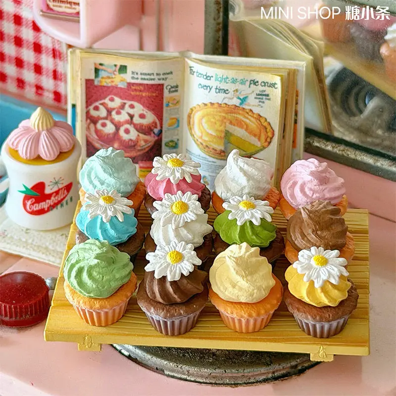 

1:6 and 1:12 Doll House Mini Model Furniture Accessories Kitchen Miniatures Dessert Cake Bjd Ob11 Gsc Blyth Soldier Lol Props