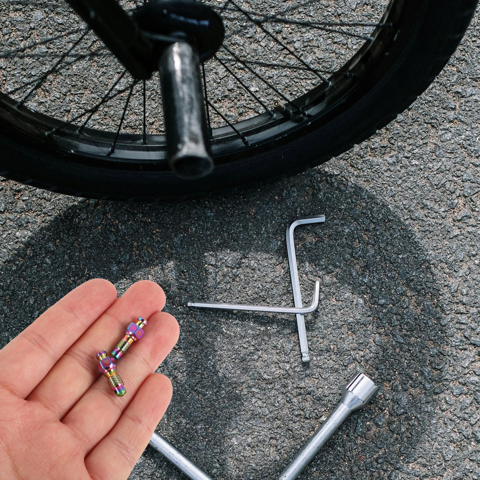 

1Set Bike Motorcycle Brake Bleeder Screw Set Durable Titanium Alloy Accurate Oil Flow Smooth Operation Cap Included