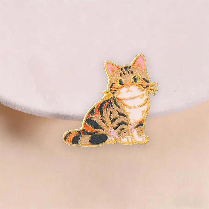 Cute Sitting Calico Cat Enamel Pin Gold Plated Soft Enamel Brooch for Cat Lovers Coats Backpacks Denim Jackets Gift