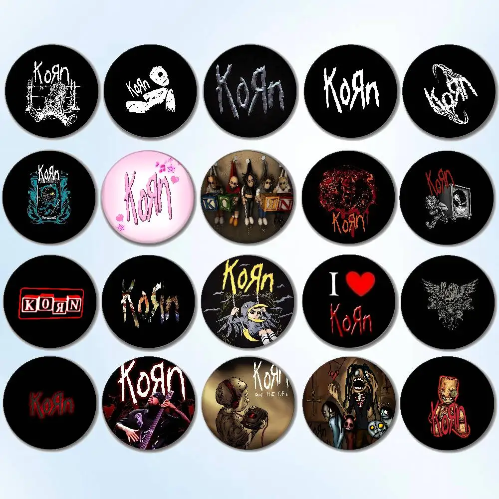 K-Korn Rock Band Musik Abzeichen Runde Brosche Niedliche Cartoon Idol Cosplay Abzeichen DIY Rucksack Kleidung Schmuck Pins