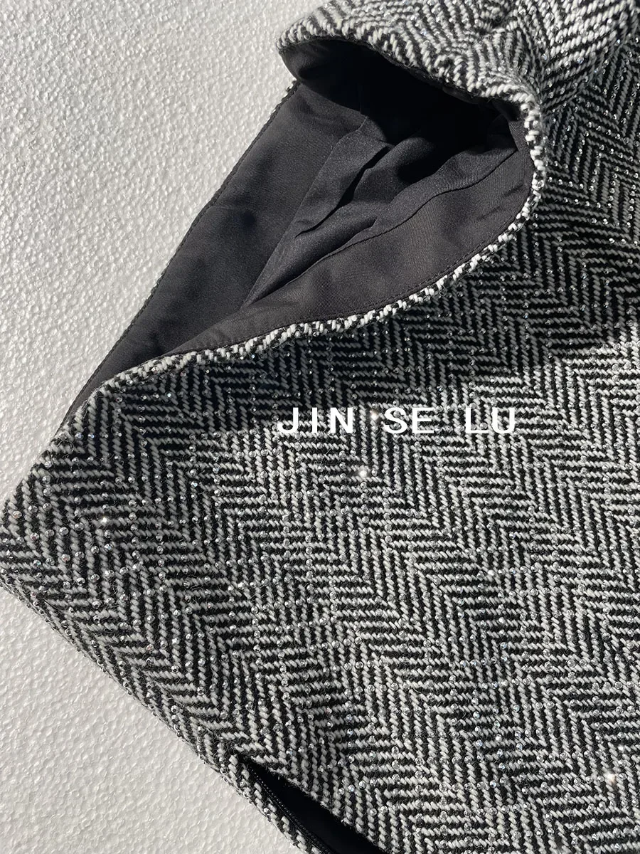 Women's Shiny A-line Striped Shorts 2024 Spring and Autumn Hot Girl Herringbone Pattern Hot Diamonds High Waist Hot Pants Ladies