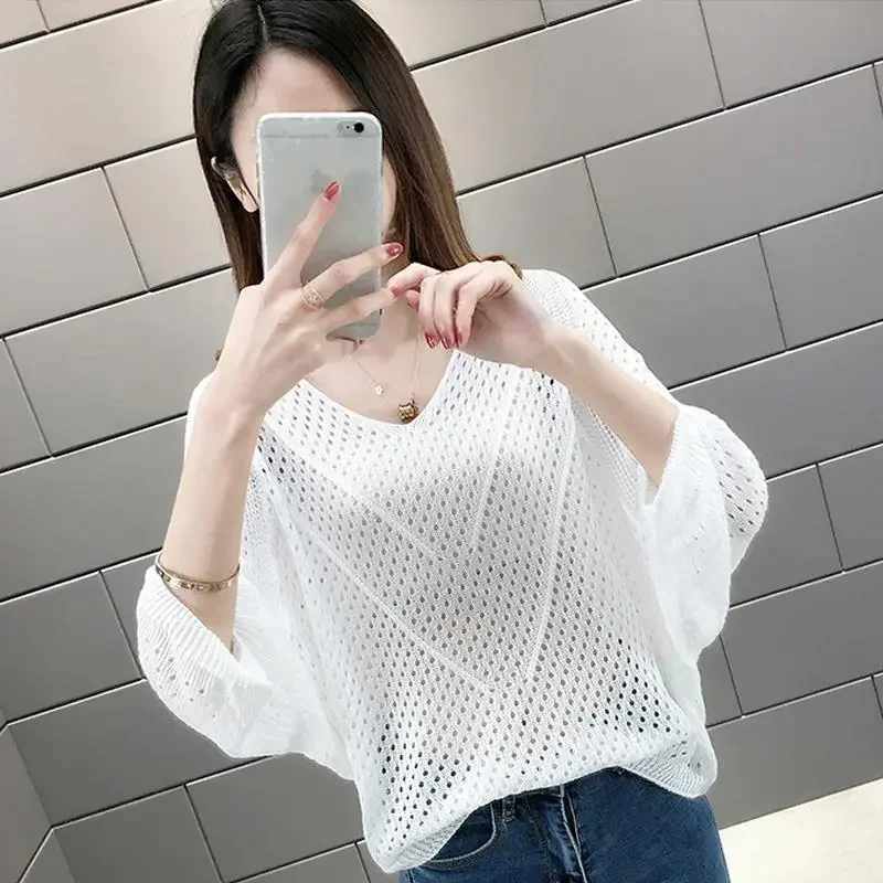 

Thin V-neck Batwing Sleeve T-Shirt Women's Blouse Fashion Sexy Sweet Loose Plus Size Short Tops New Summer Hollow Out Knitwear