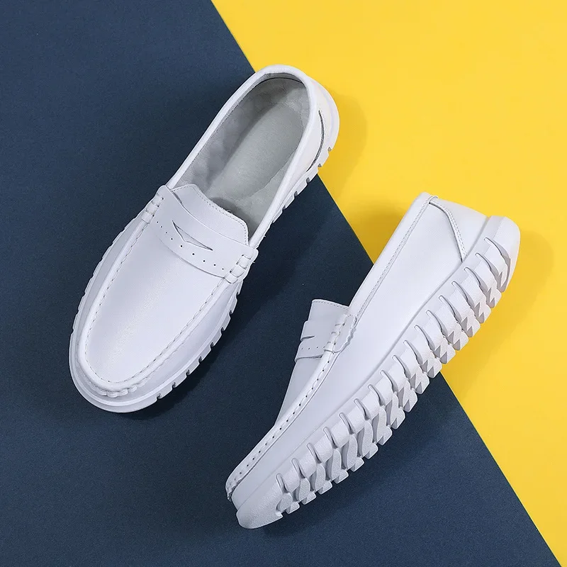 2025 Spring New White Men Casual Shoes Soft Leather Comfortable Doctor Nurse Work Flats Business Loafers Men Designer Shoes