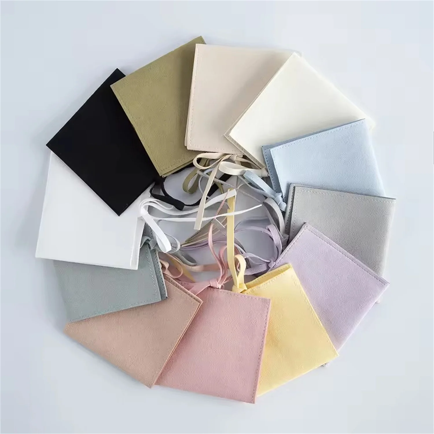 

100 Velvet Jewelry Packaging Pouches Chic Wedding Favor Bags Cream microfiber Cosmetic Bags Product Package Wedding Gift Bag