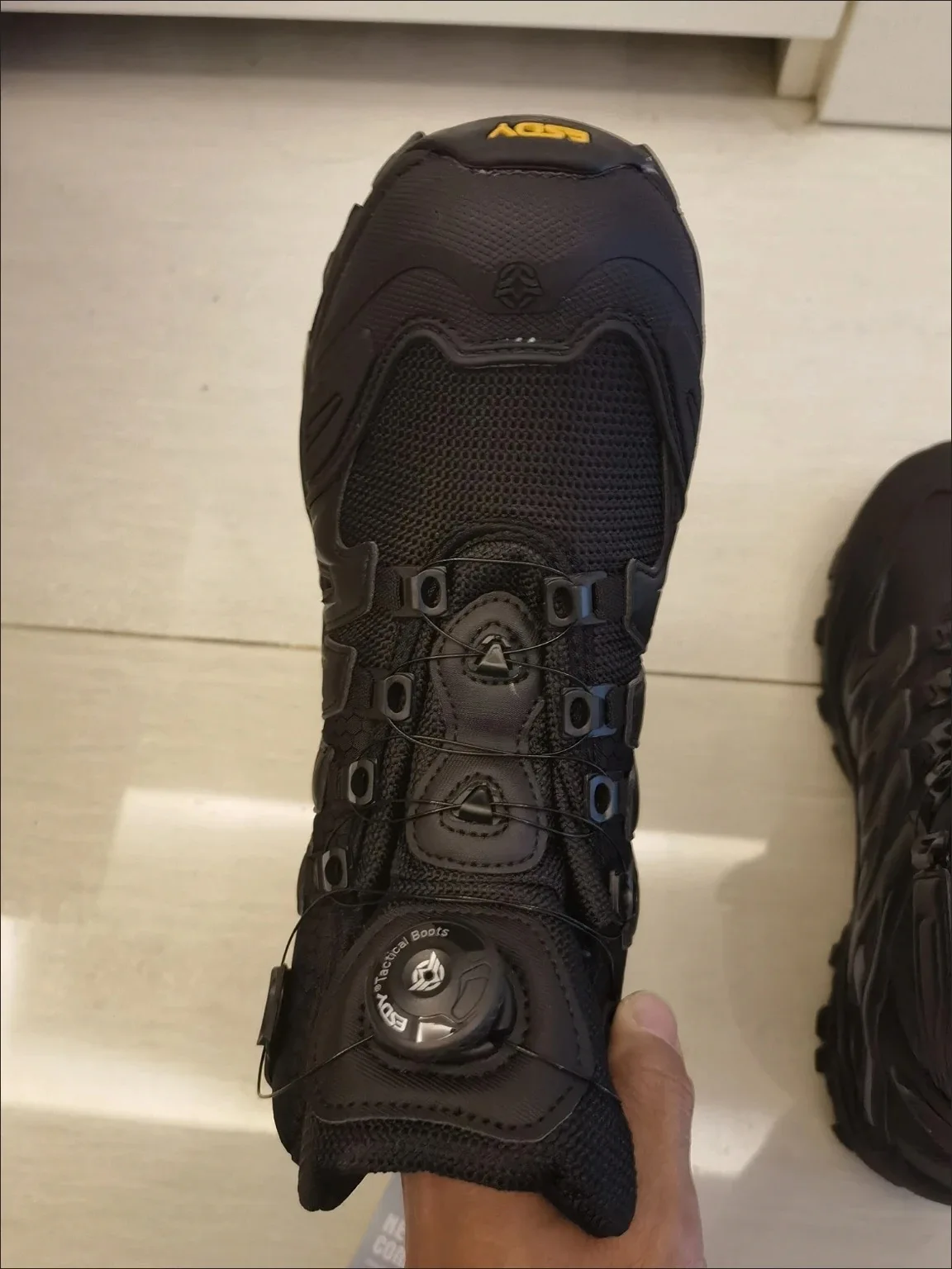 

Men's Hiking Boots Comfortable and versatile outdoor footwear suitable for both men and women Hiking and walking sports shoes