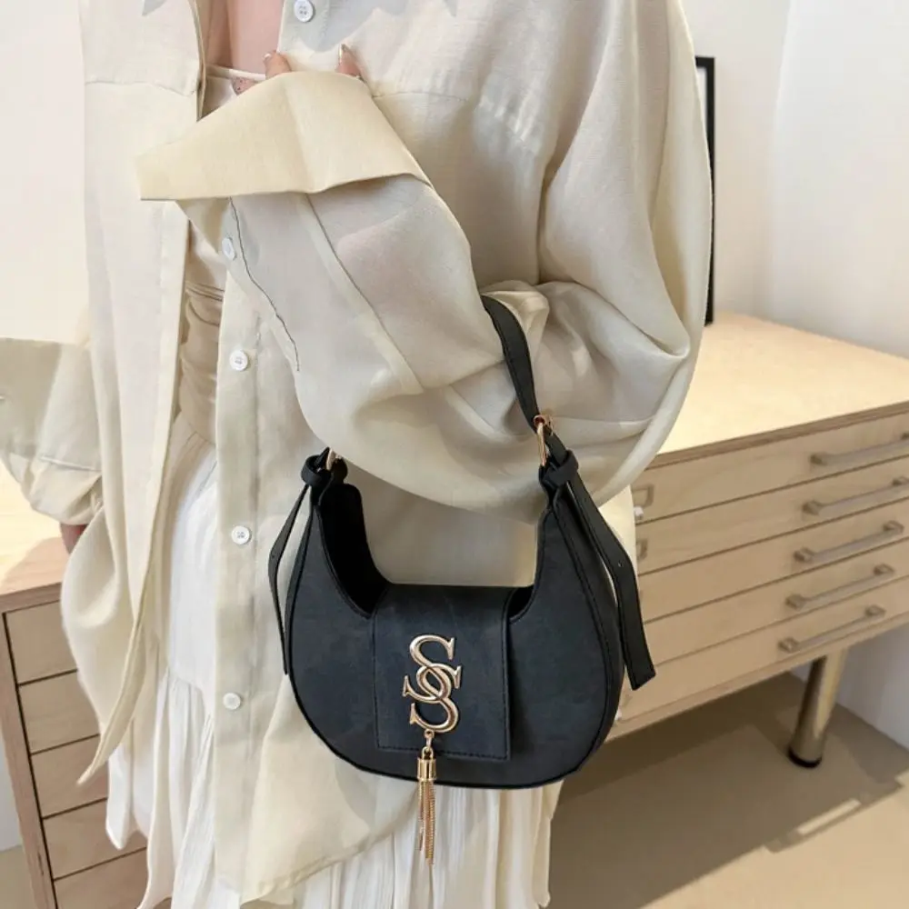 Mode Koreanischen Stil Buchstaben Unterarm Tasche PU Leder Handtasche Schulter Tasche Reine Farbe Große Kapazität Crescent Tasche Mädchen