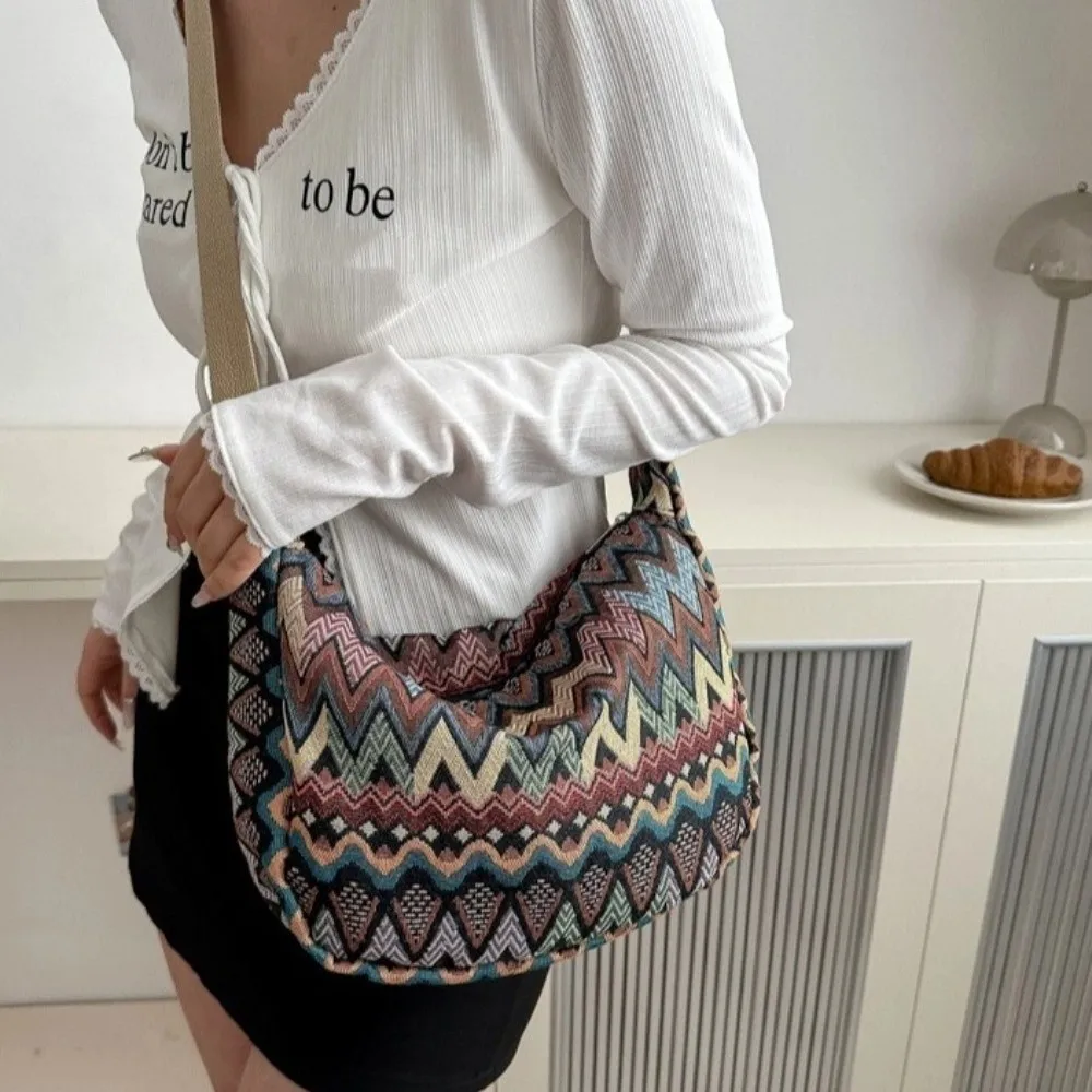 

Large Capacity Ethnic Style Crossbody Bags Canvas Embroidered Wave Shoulder Bag Dumplings Bag Handbag Bohemian Tote Bag Ladies