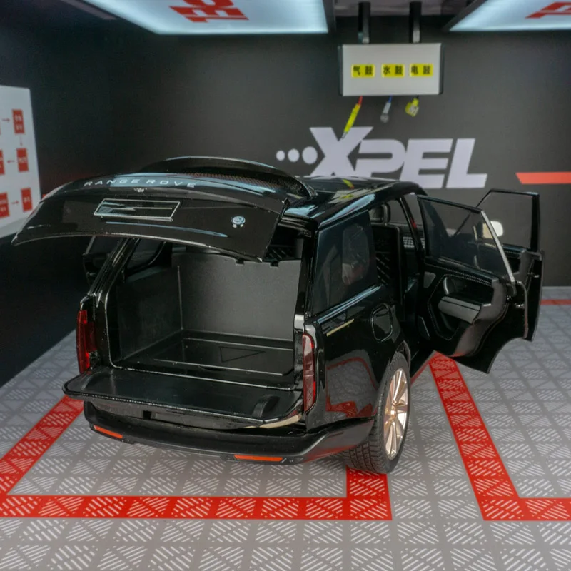 1:18 Simulation Land Rover Range Rover SV2022 Alloy Car Model Doors and Engine Lid, Trunk can be Opened fine workmanship