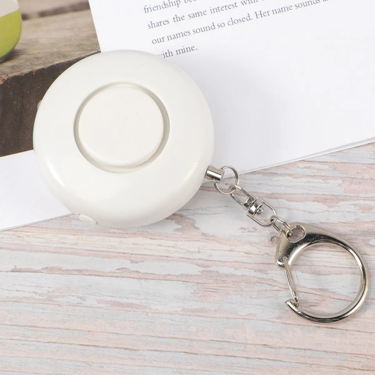 

Персональная сигнализация-брелок для экстренных ситуаций, миниатюрная круглая электронная громкая (125 дБ) противоугонная паник-сигнализация черного цвета для детей