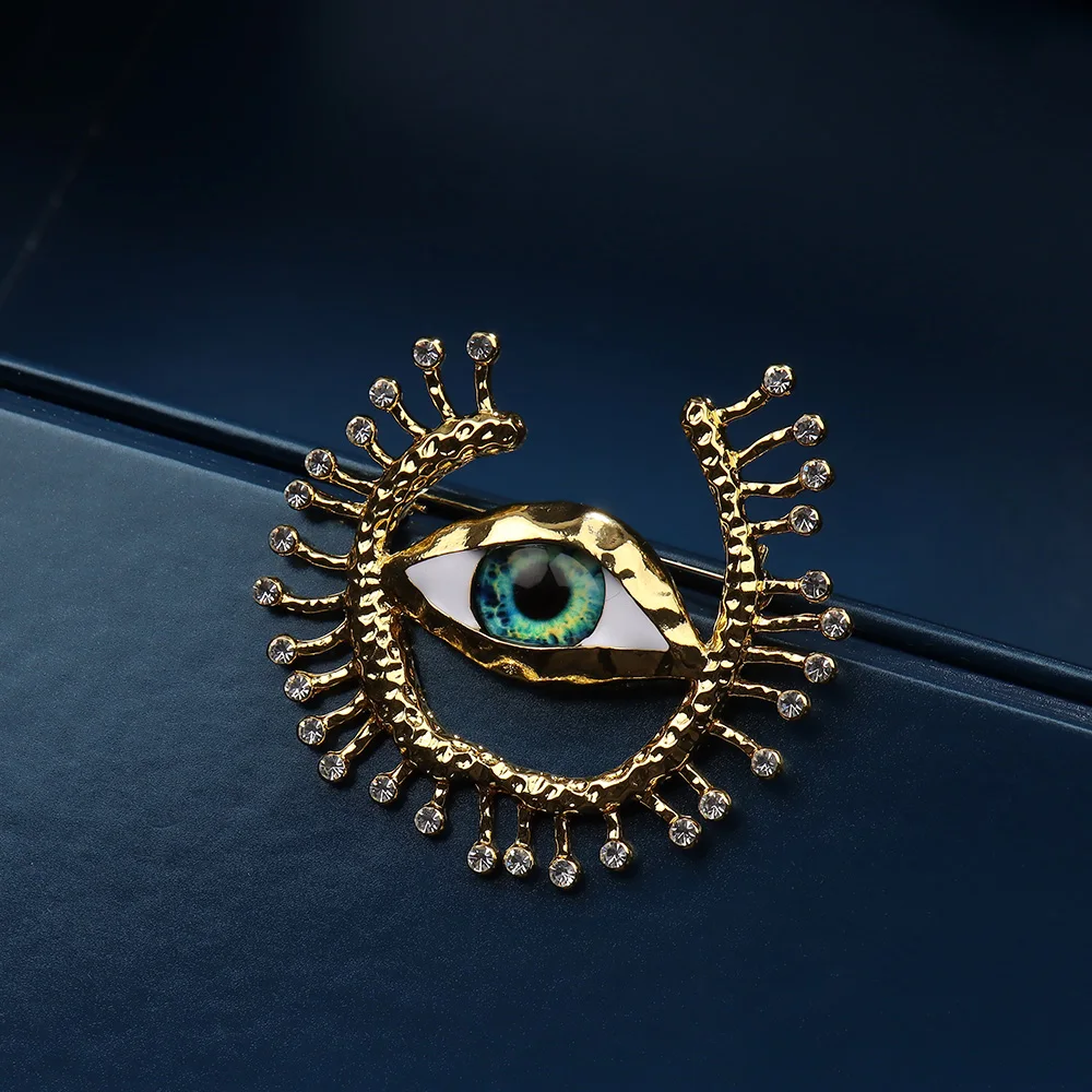 Deluxe Exaggerated Devil\'s Eye Brooch Baroque Pearl Tassel For Men Women Unisex Pin Jewelry European And American Vintage Badge