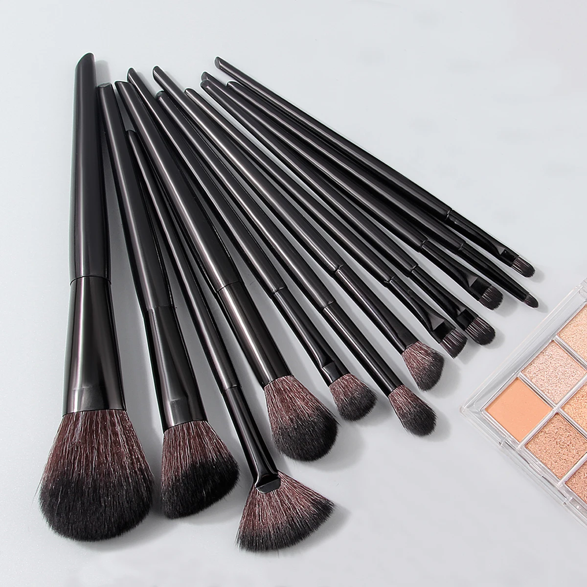Nieuwe 12-delige losse borstel van zachte vezels, waaiervormige borstel, concealerborstel, oogschaduwborstel, multifunctionele gezichtsmake-upborstelset