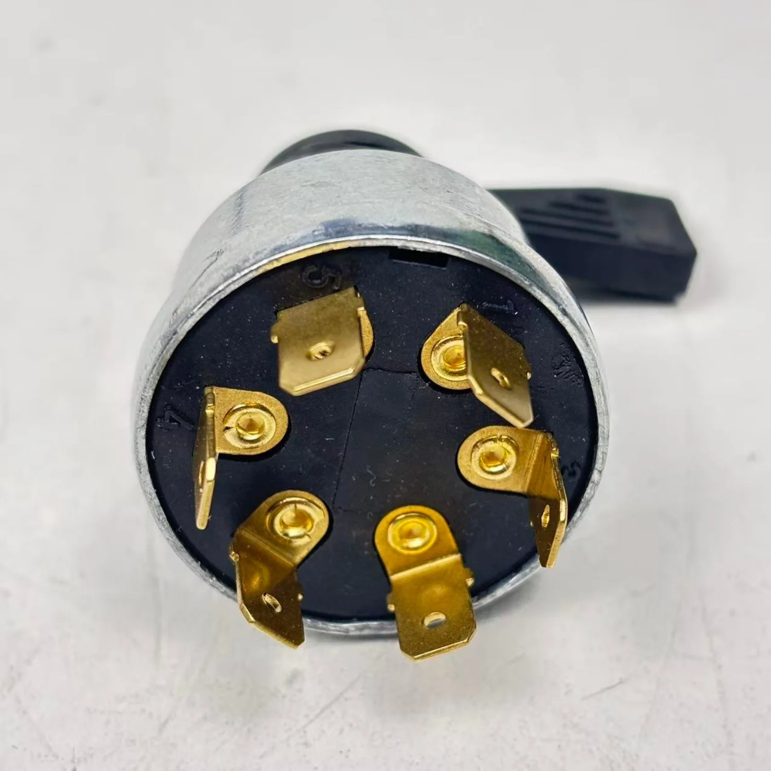 Headlamp Switch 881670M1 For Massey Ferguson Combine 20E 231 240 240P 261 750 760 850 860 865 20E 25 30H 50H 50HX High Quality